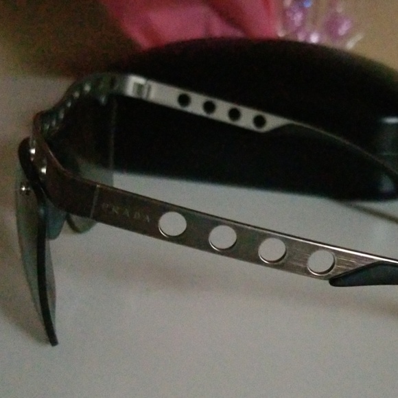 Sunglasses - Picture 2 of 3